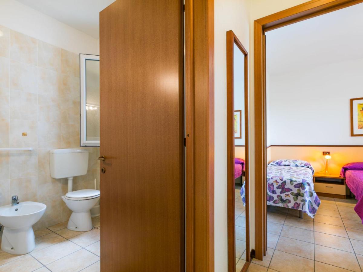 Apartment Robinia-Pinetine-4 By Interhome Дуна Верде Екстериор снимка