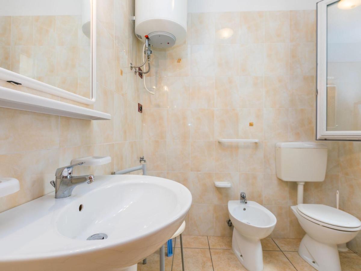 Apartment Robinia-Pinetine-4 By Interhome Дуна Верде Екстериор снимка